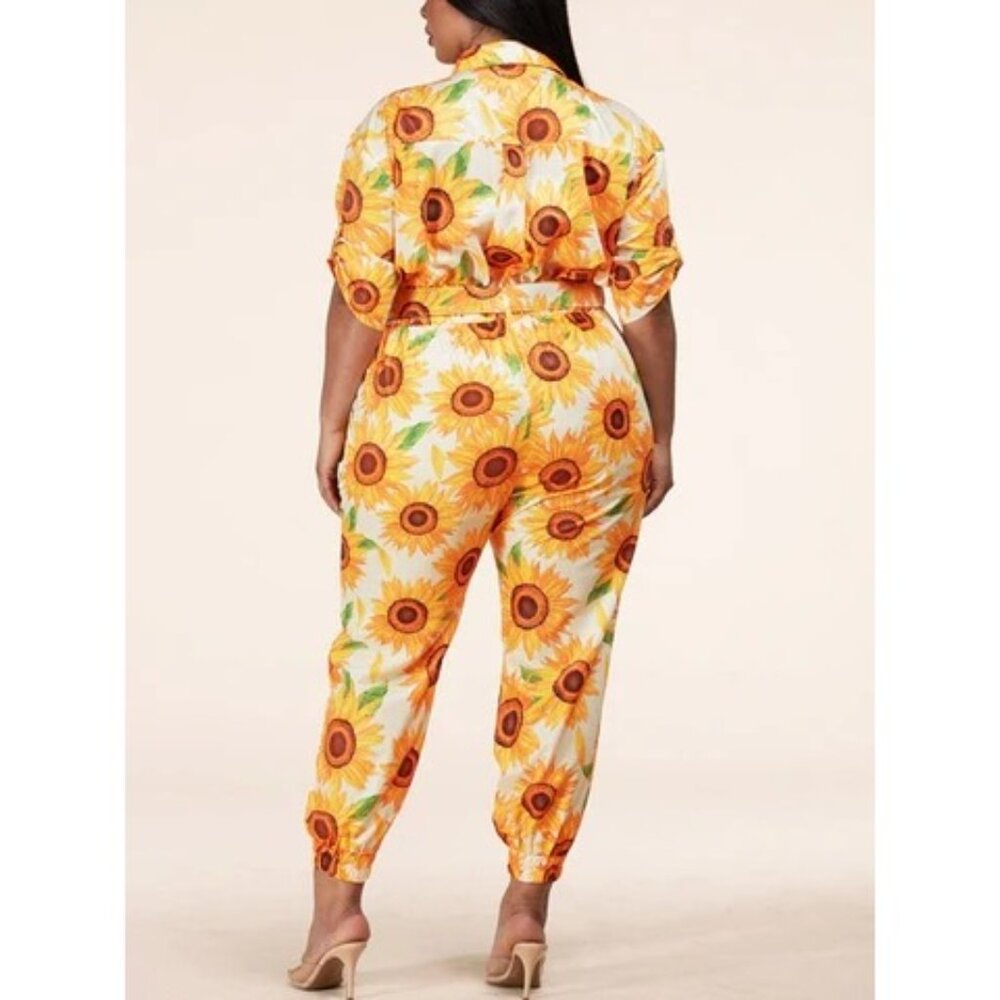 NWT Plus Size Short Sleeve Button Up Sunflowers Jumpsuit 3X - Picture 3 of 5